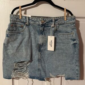Refuge NWT Distressed Denim Jean Women's Size Large Mini Skirt